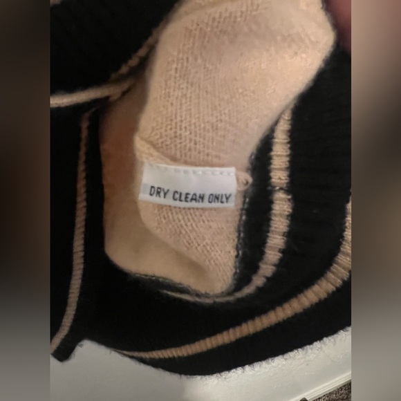 Saks Fifth Avenue 100% Cashmere cardigan - Picture 5 of 5